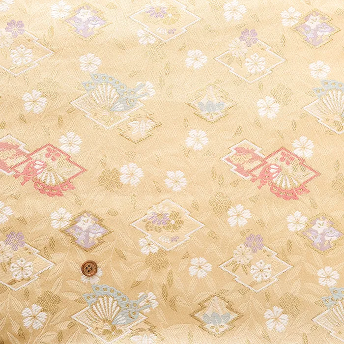 金襴 松皮菱と蝶