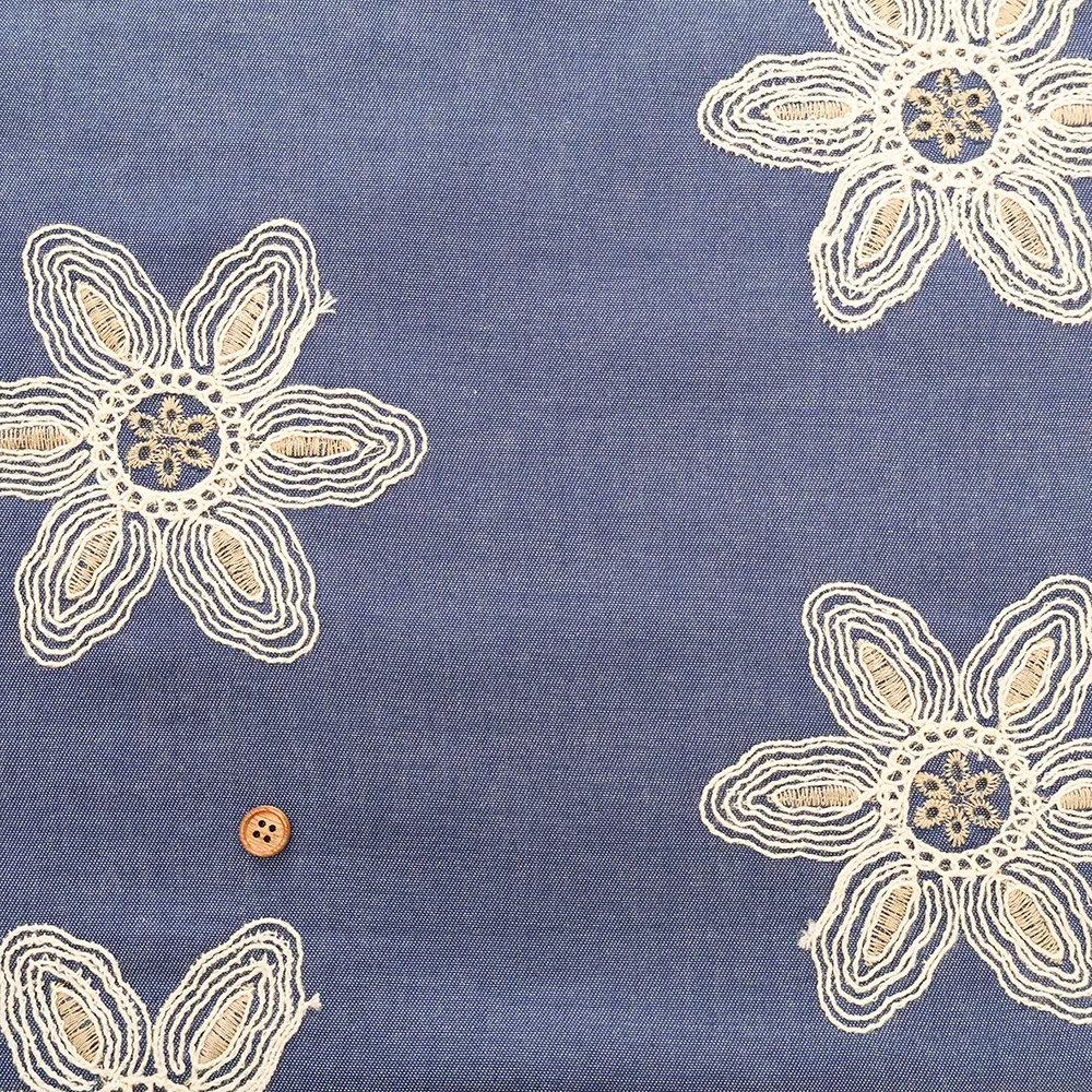 イタリア製　DaDo　デニム刺繍生地　シンプルフラワー