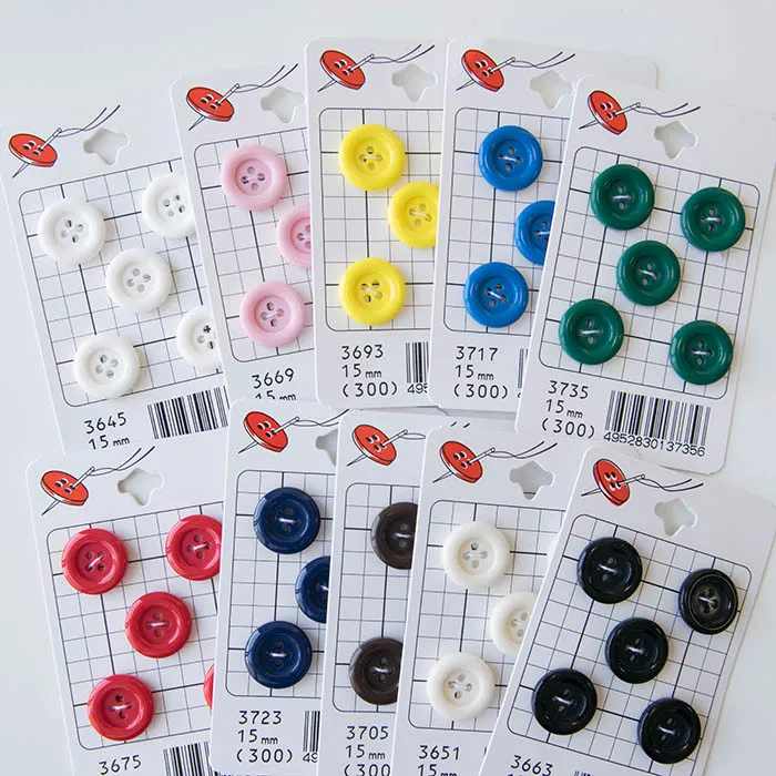 プラスチック　４つ穴ボタン15mm