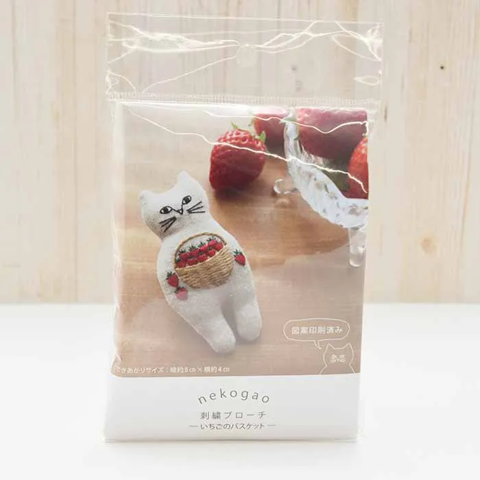 nekogao 刺しゅうブローチ いちごのバスケット