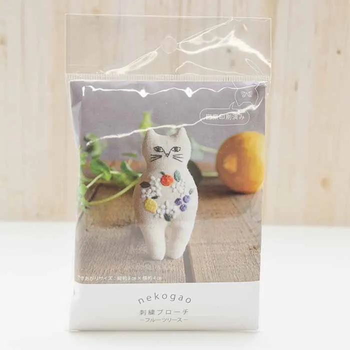 nekogao 刺しゅうブローチ フルーツリース
