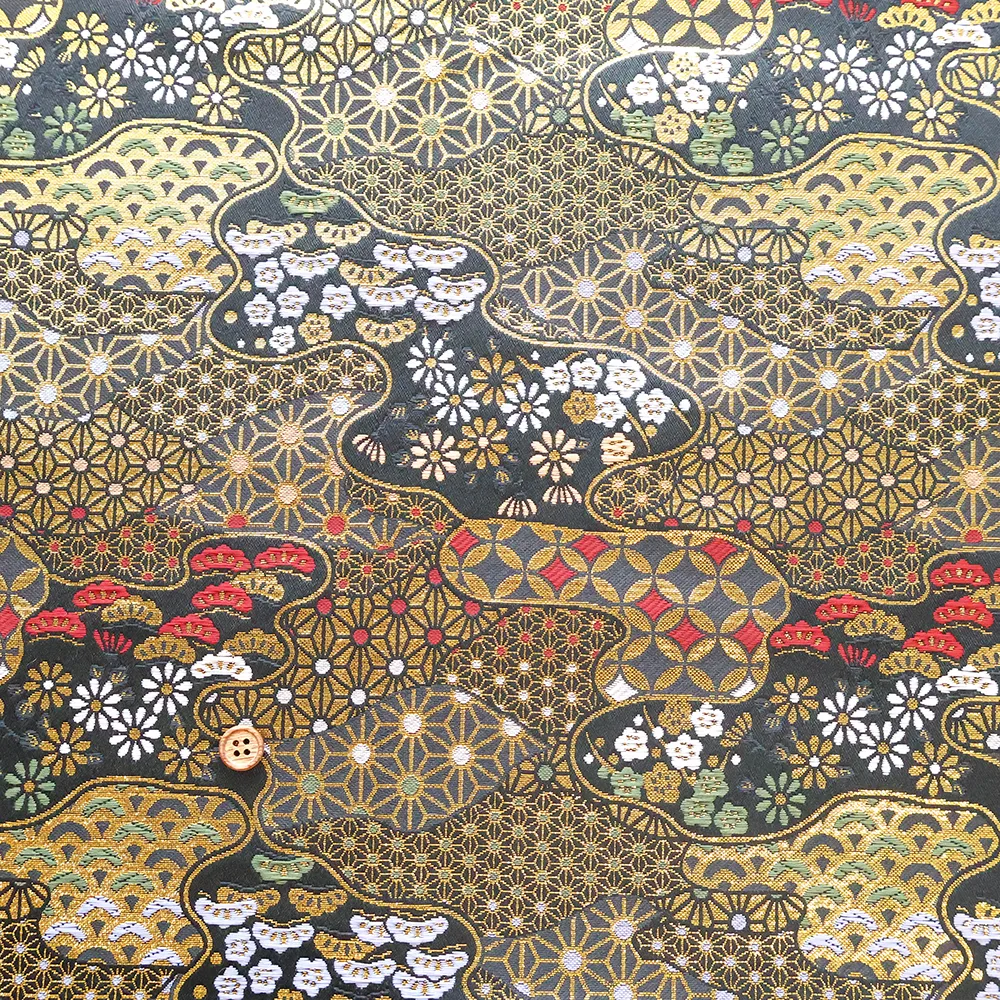 金襴 雲取吉祥文様
