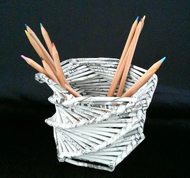 新聞紙で作るカゴ