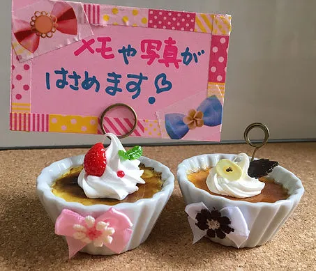 フェイクスイーツ、クリームブリュレのメモ(写真)スタンド