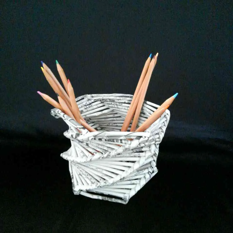 新聞紙で作るカゴ