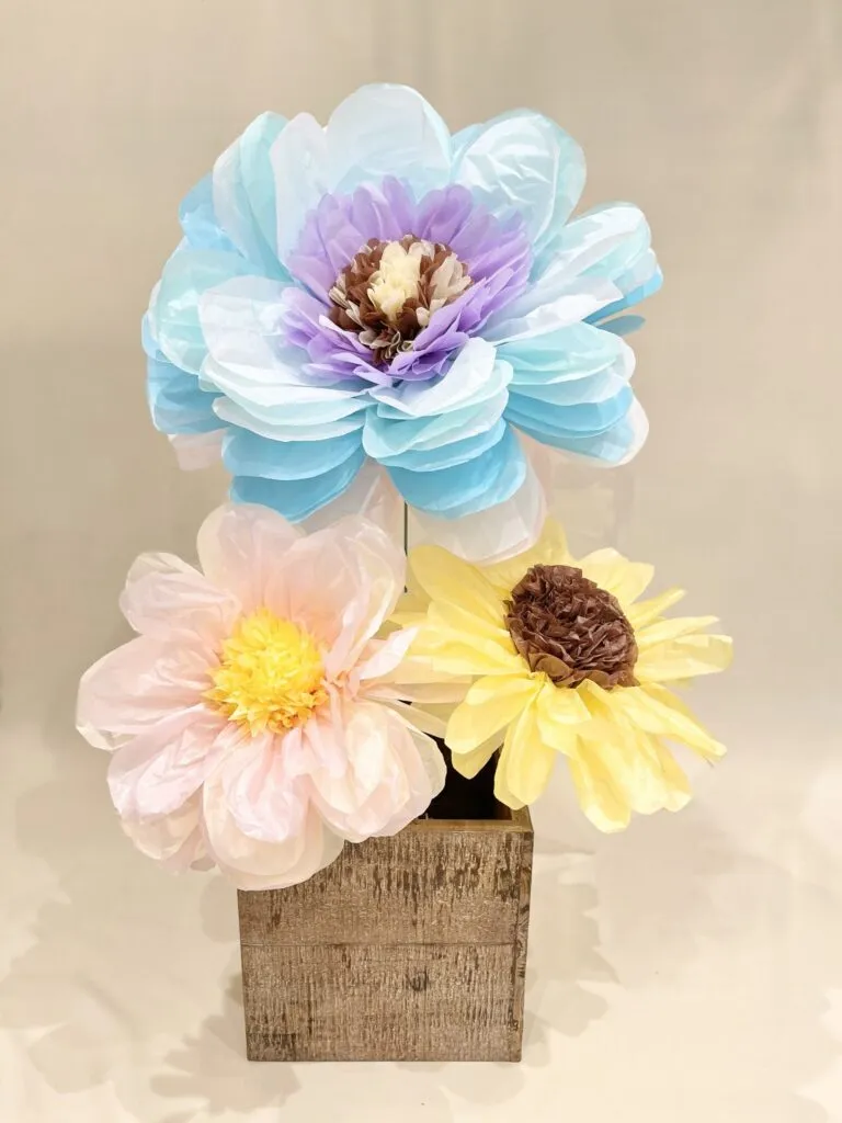 お花紙でもっと大きなお花をつくろう