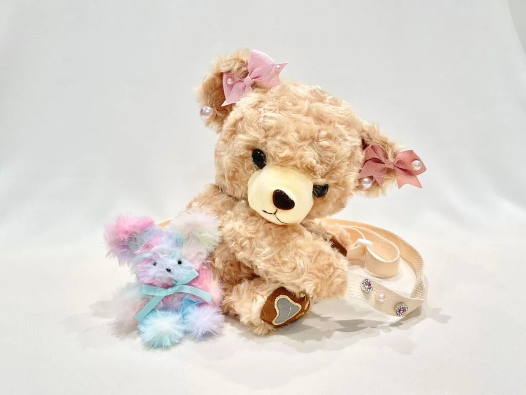 ①クマポシェットをリベリーノでデコレーションしよう（高学年用） ②胸キュンモールでくまやうさぎをつくろう（高学年用）