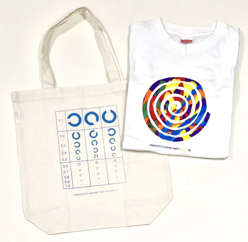 好きな色とデザインを選んでエコバックかTシャツを染めてみよう（高学年用）