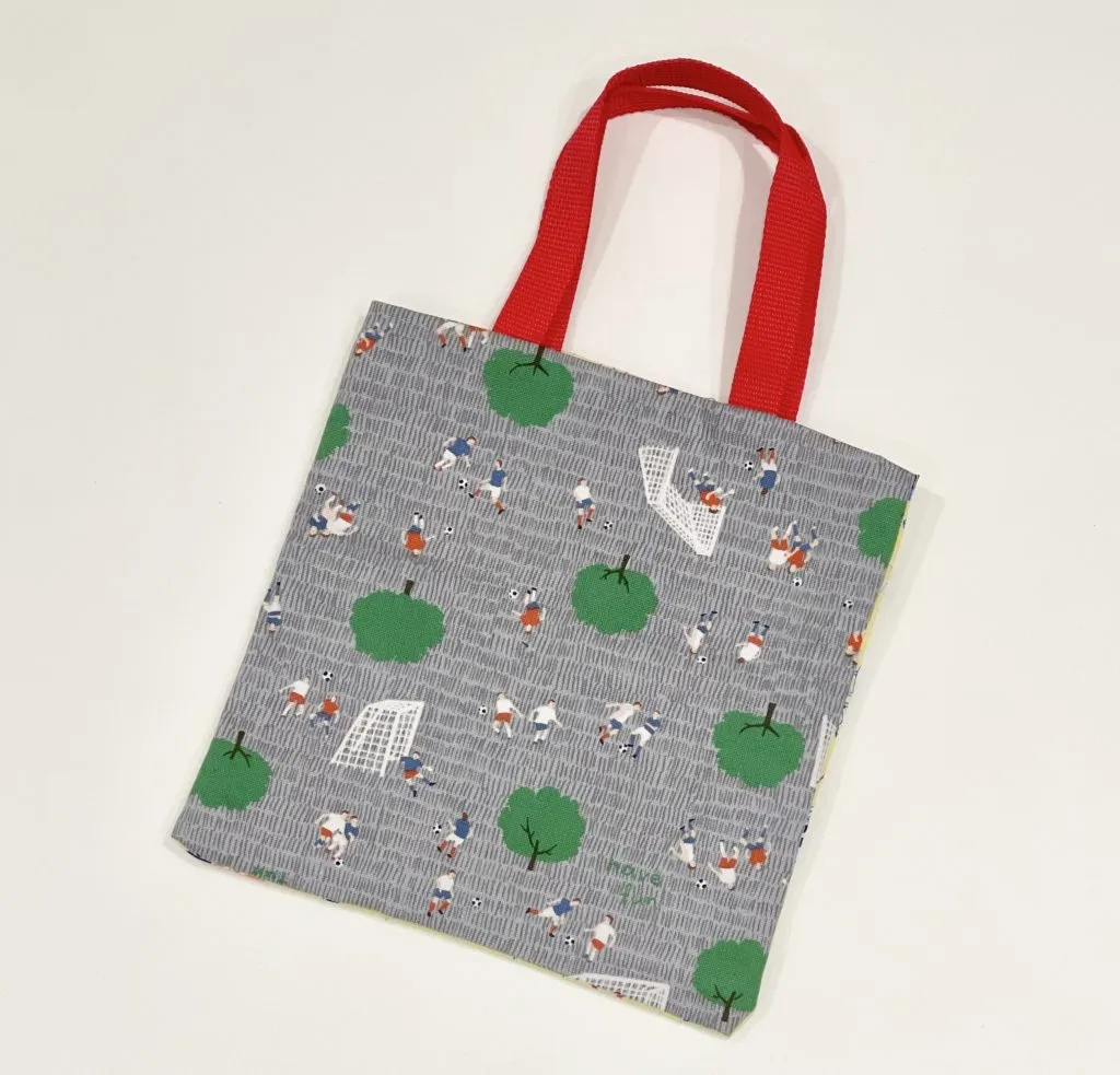 ミシンでリバーシブルミニBagをつくろう（高学年用）