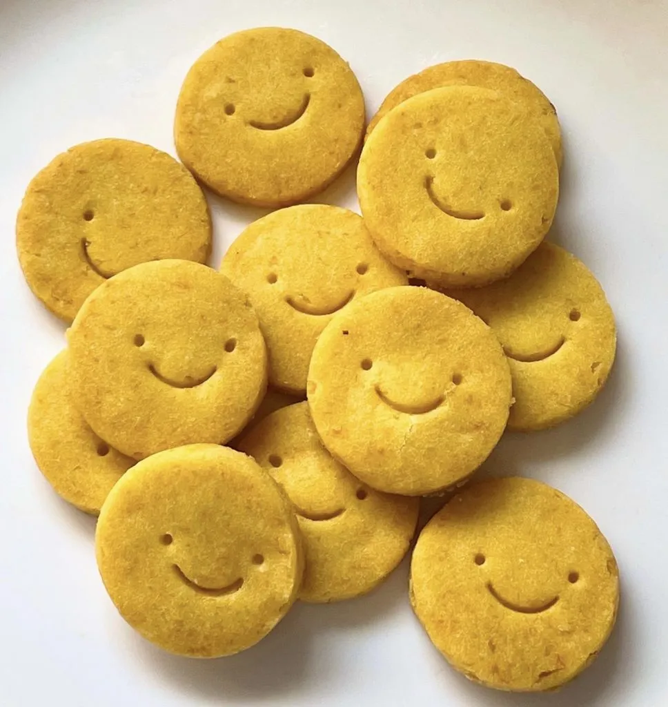 1　100％米粉のお菓子　こめっこ