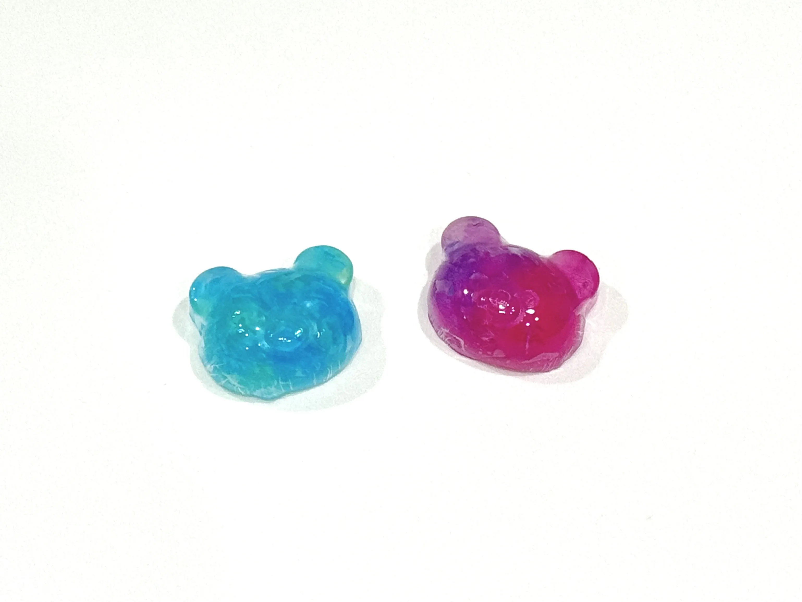 好きな色の石けんでキラキラ石けんをつくろう