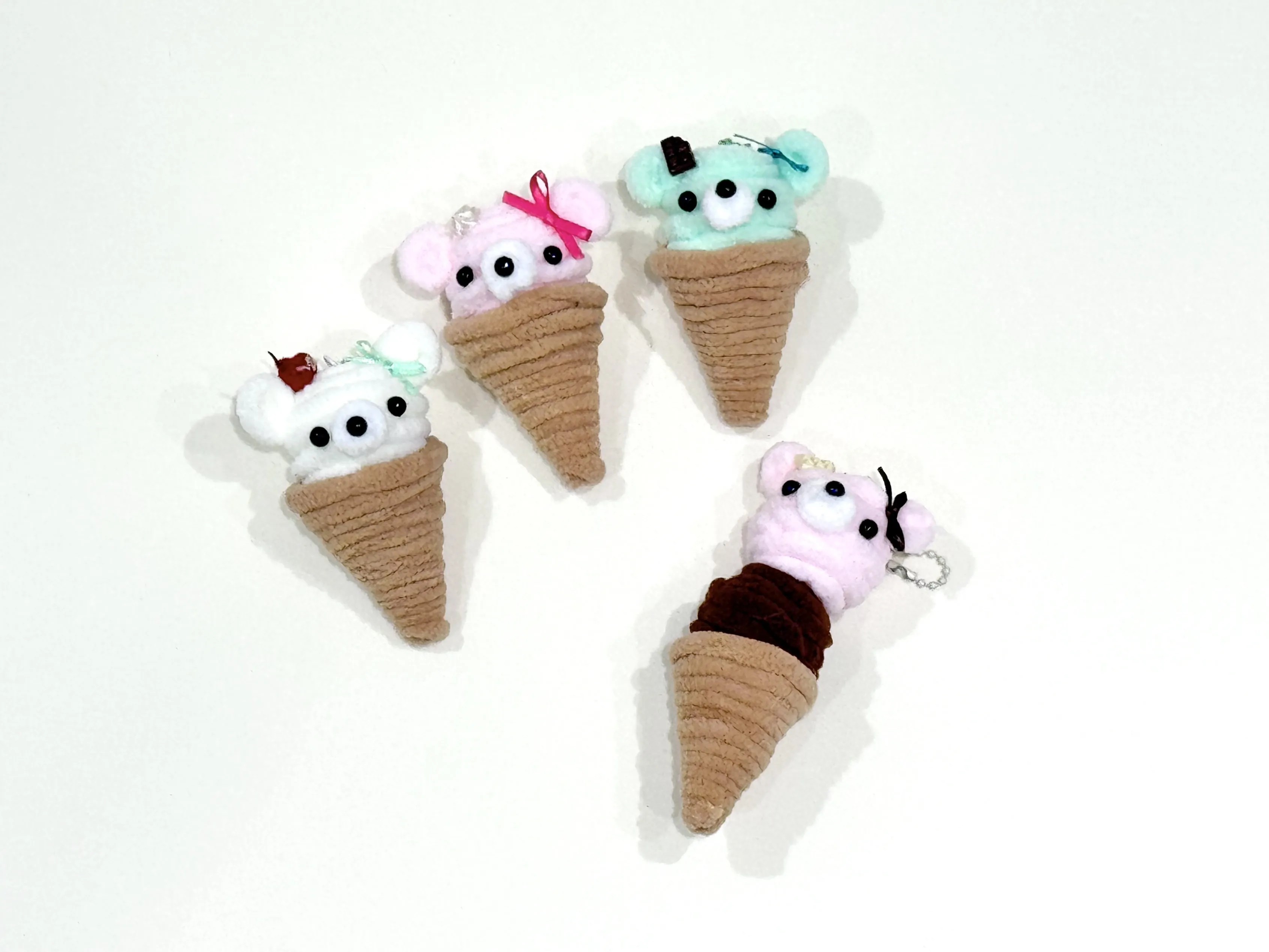 くまアイスクリームキーホルダーをつくろう